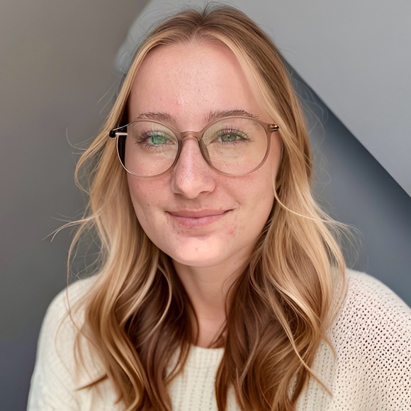 Meet your Posher, Mercedes 🌱🌿 - Picture 2 of 2